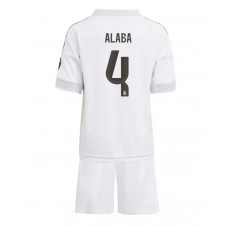 Real Madrid David Alaba #4 Hemmaställ Barn 2025-26 Korta ärmar (+ Korta byxor)